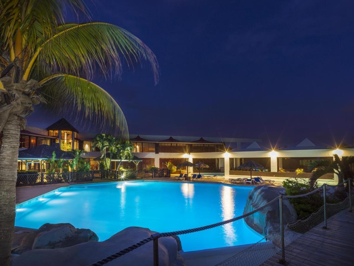 Tres Bel Appartement Avec Vue Mer, Acces Direct A La Plage Et Piscine Surveillee Saint-Francois  Luaran gambar