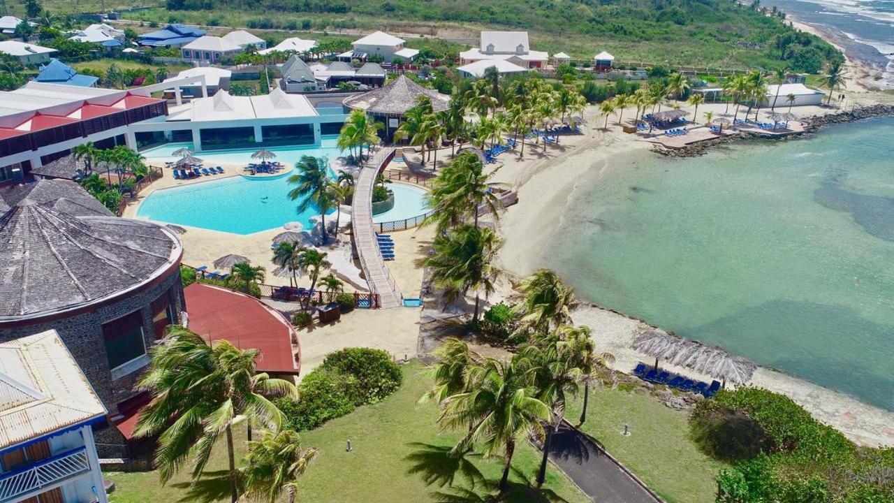 Tres Bel Appartement Avec Vue Mer, Acces Direct A La Plage Et Piscine Surveillee Saint-Francois  Luaran gambar