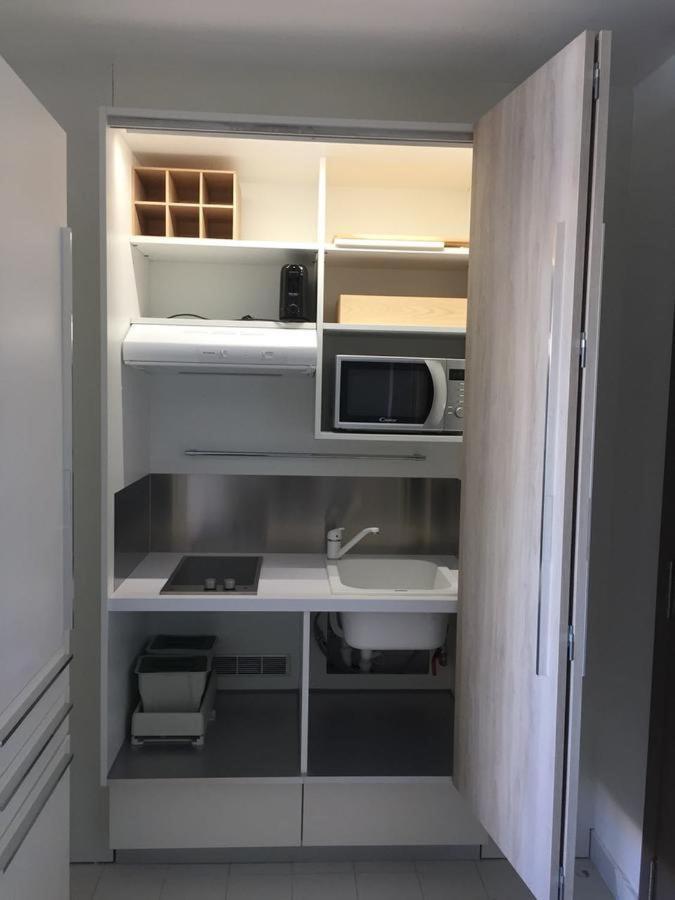Tres Bel Appartement Avec Vue Mer, Acces Direct A La Plage Et Piscine Surveillee Saint-Francois  Luaran gambar