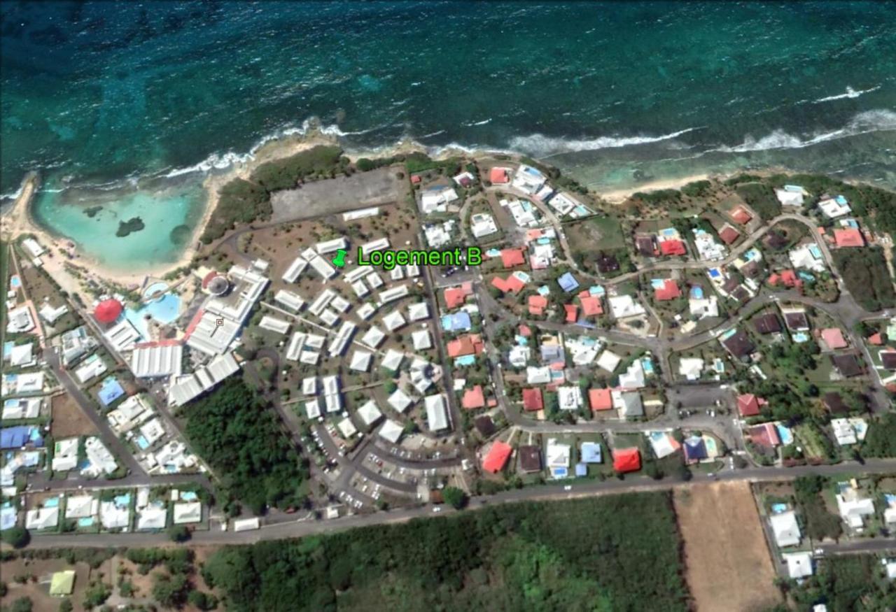 Tres Bel Appartement Avec Vue Mer, Acces Direct A La Plage Et Piscine Surveillee Saint-Francois  Luaran gambar